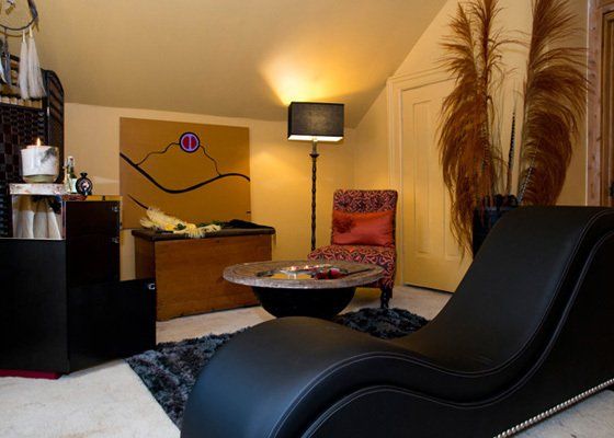 Sexy bedroom design by Karen Klucowicz