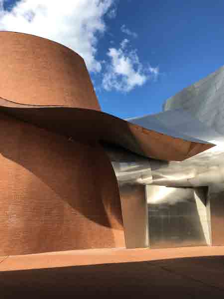 Dass Museum Marta in Herford mit Klinker und Blech