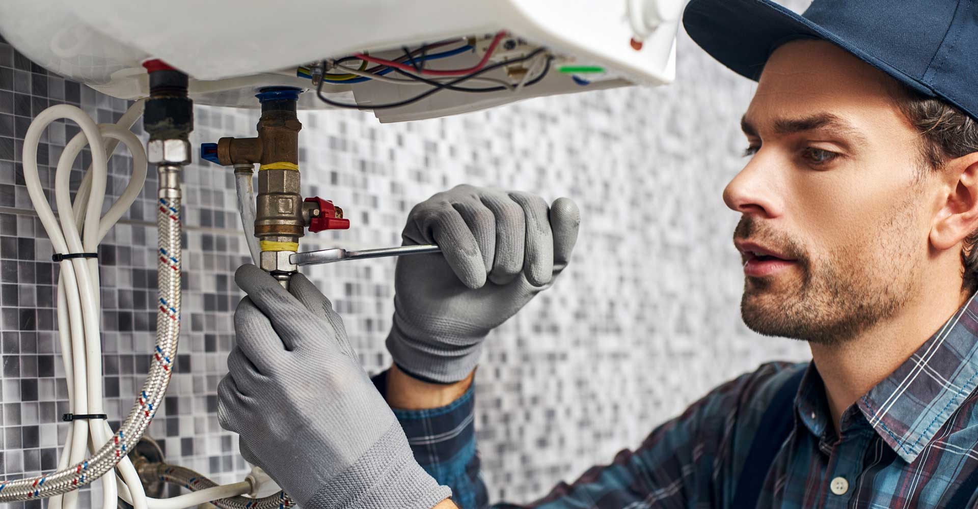 A plumber working in Maumee, OH
