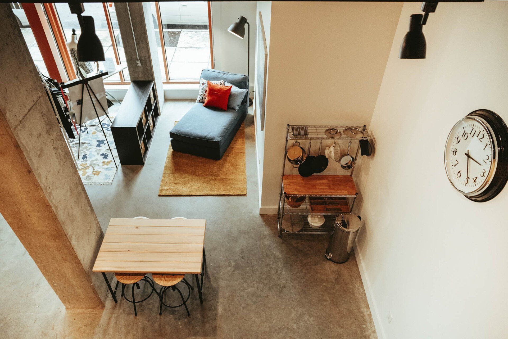 minimalist bedroom