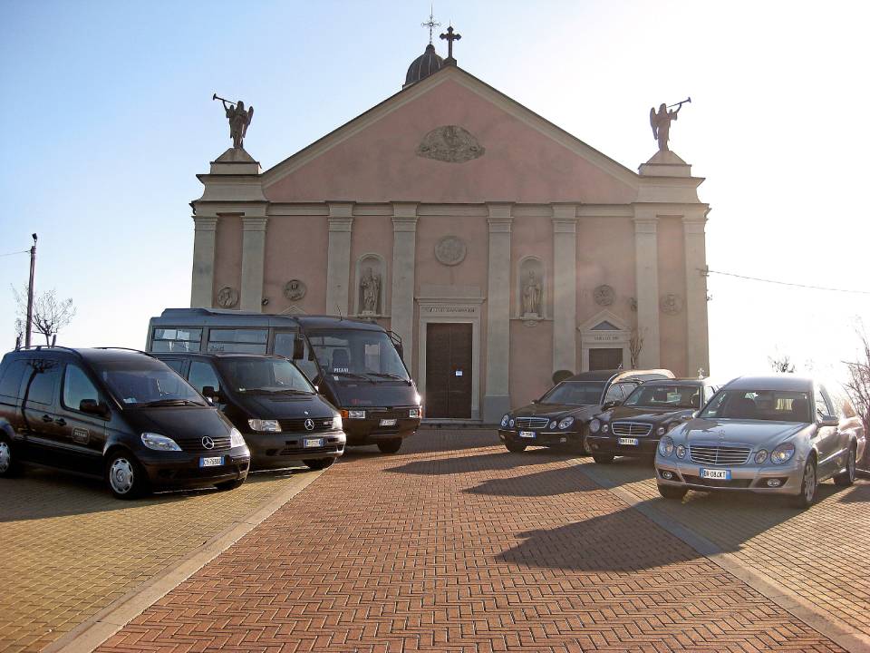 Parco auto funebri