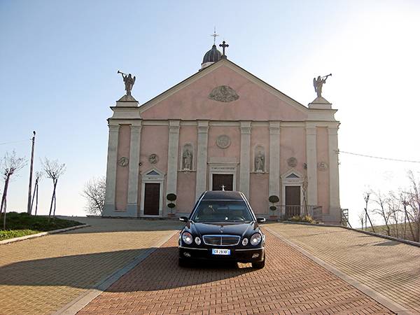 Auto funebre