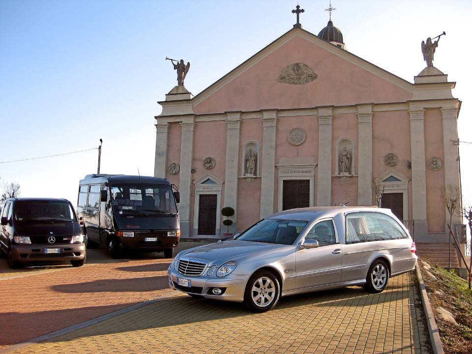 Auto funebre