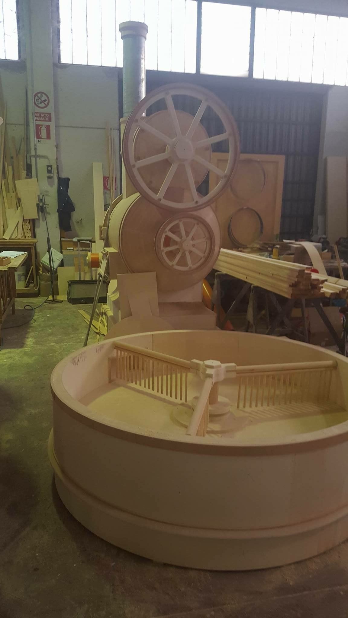 Riproduzione in legno particolari per scenografia per il Cinema