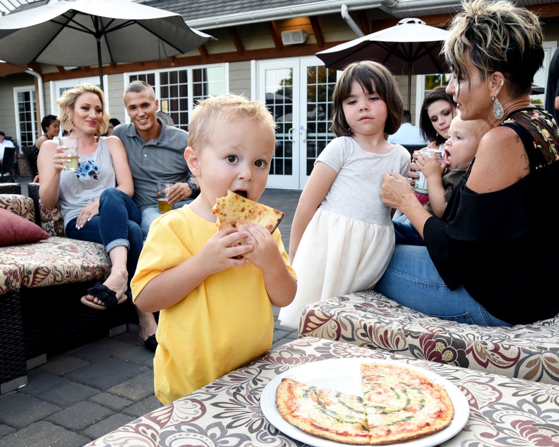 Pizza patio and live music at Wyndridge Farm.