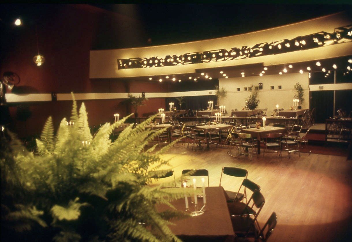 Interieur Concertzaal, 1985-1990. Gemeentearchief Schouwen-Duiveland, Beeldbank Schouwen-Duiveland, nr DIA-9958