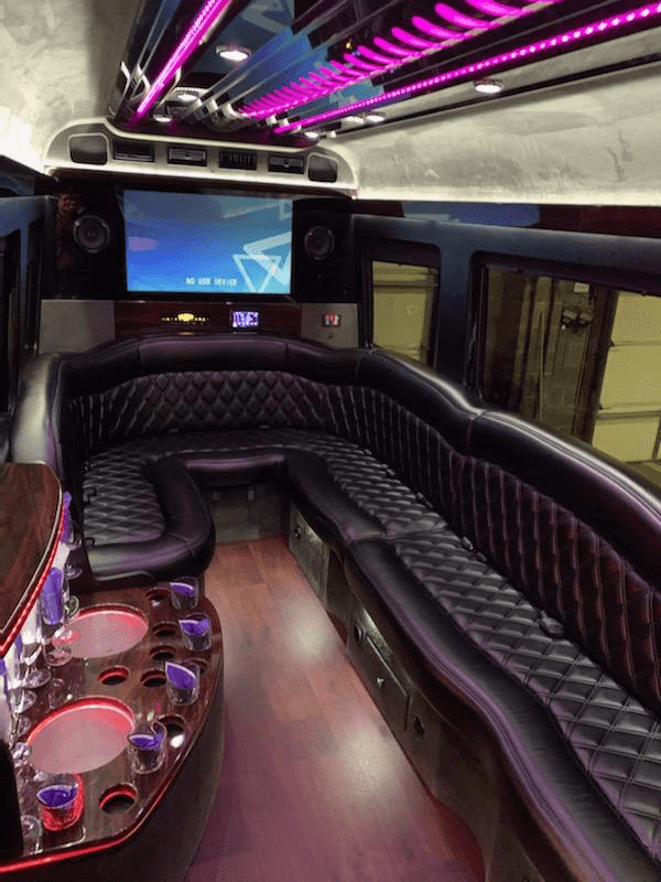 sprinter limo rental Des Moines IA
