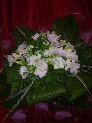 Bouquet of white roses