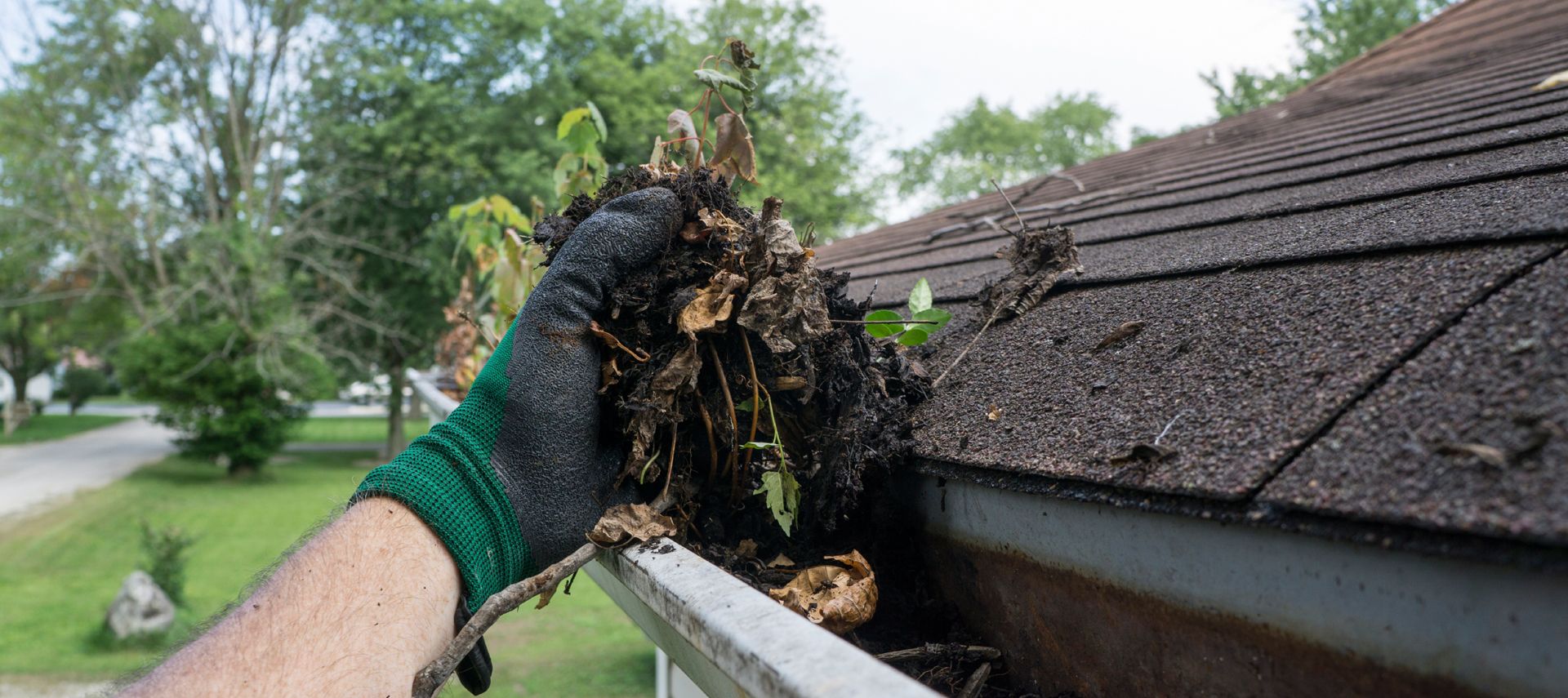 Gutter Cleaning in Buffalo, NY | Clearview Maintenance Corp.