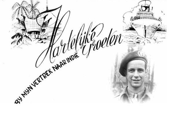 Vintage zwart-wit gedenkplaat met palmbomen, een mannenportret en de Nederlandse tekst