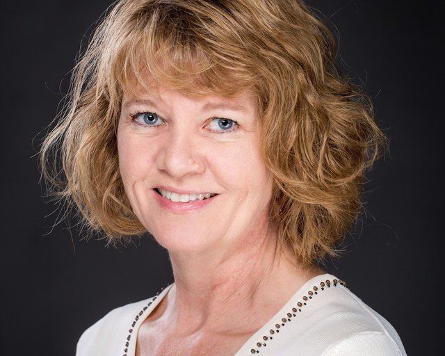Shari LePage Locante