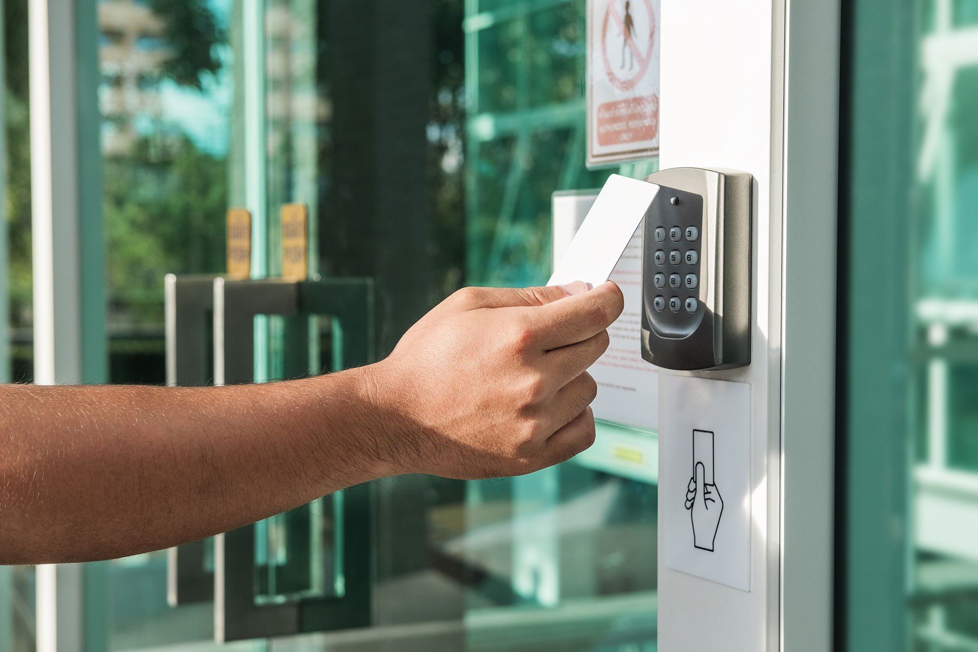 smart card being to open the door