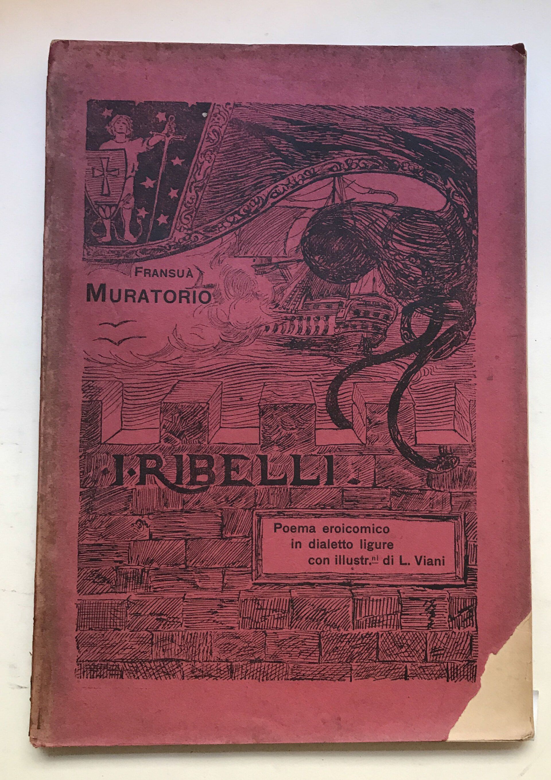 Libro antico con grafiche