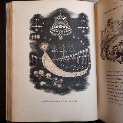 Libro antico con disegni b/n