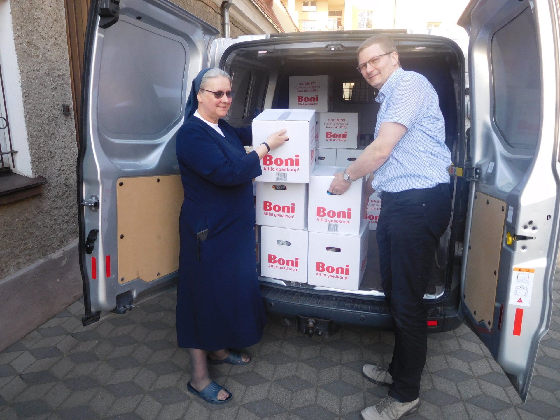 Hulptransport naar tehuis in Polen.