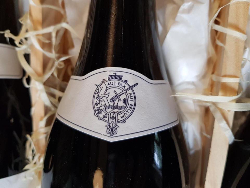 Gunn Clan family crest Iona Wine