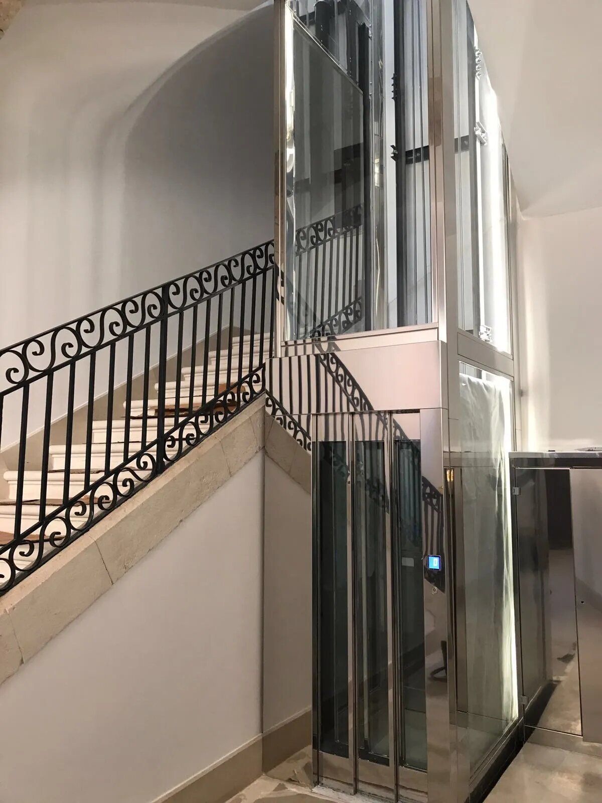 ascensore e scale