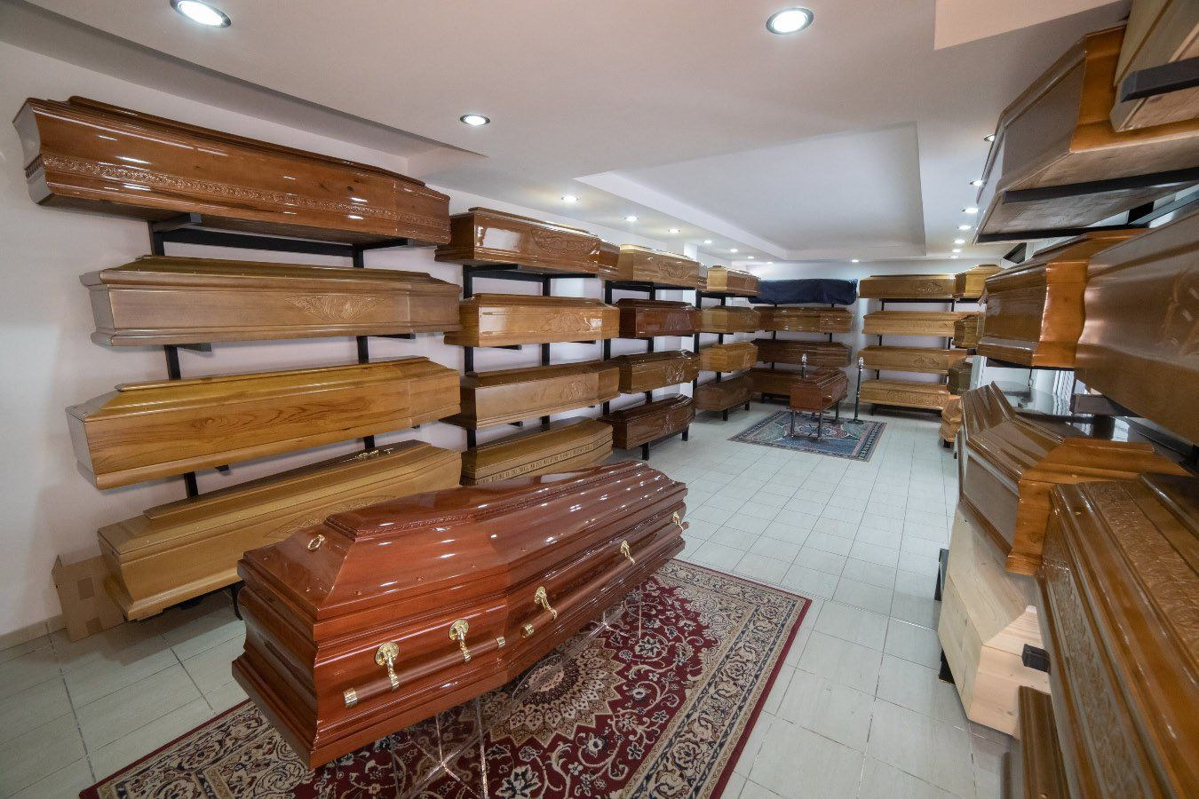 esposizione cofani mortuari