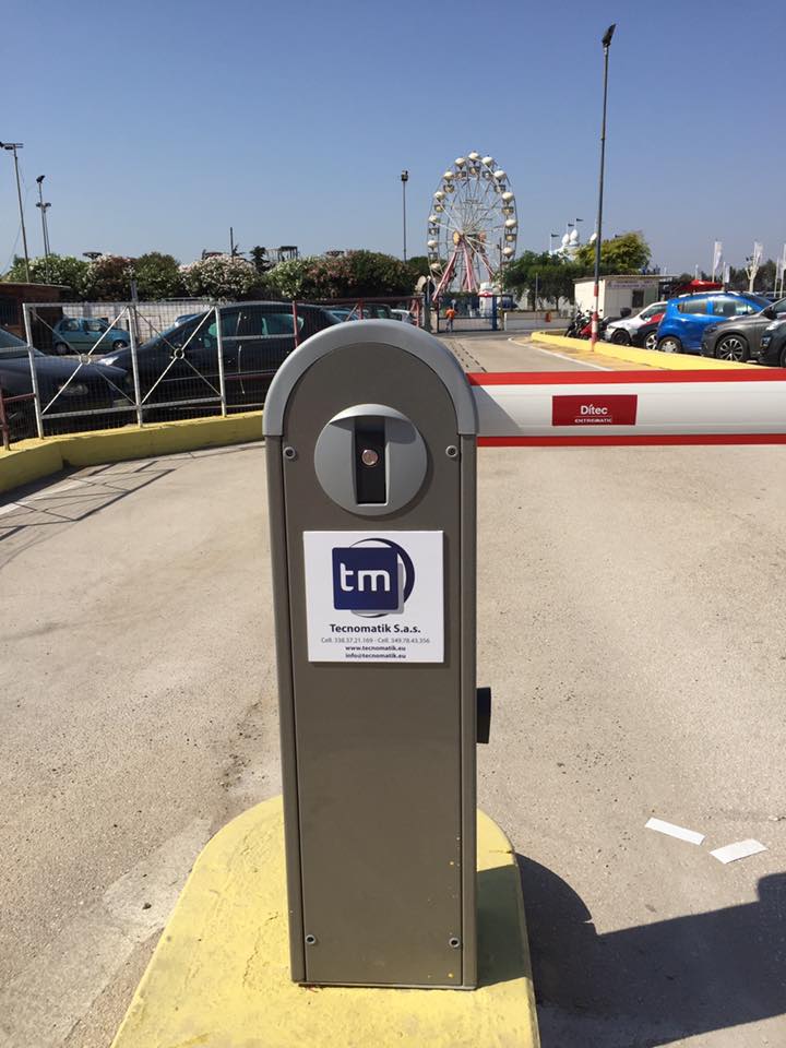ingresso automatico per parcheggio auto