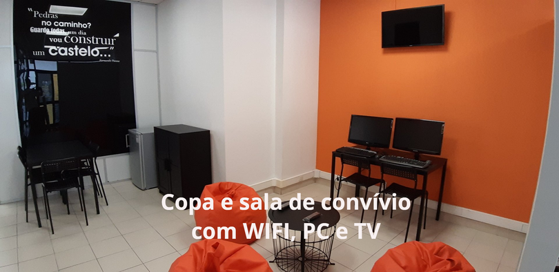 Copa e sala de convívio com Wifi, PC e TV