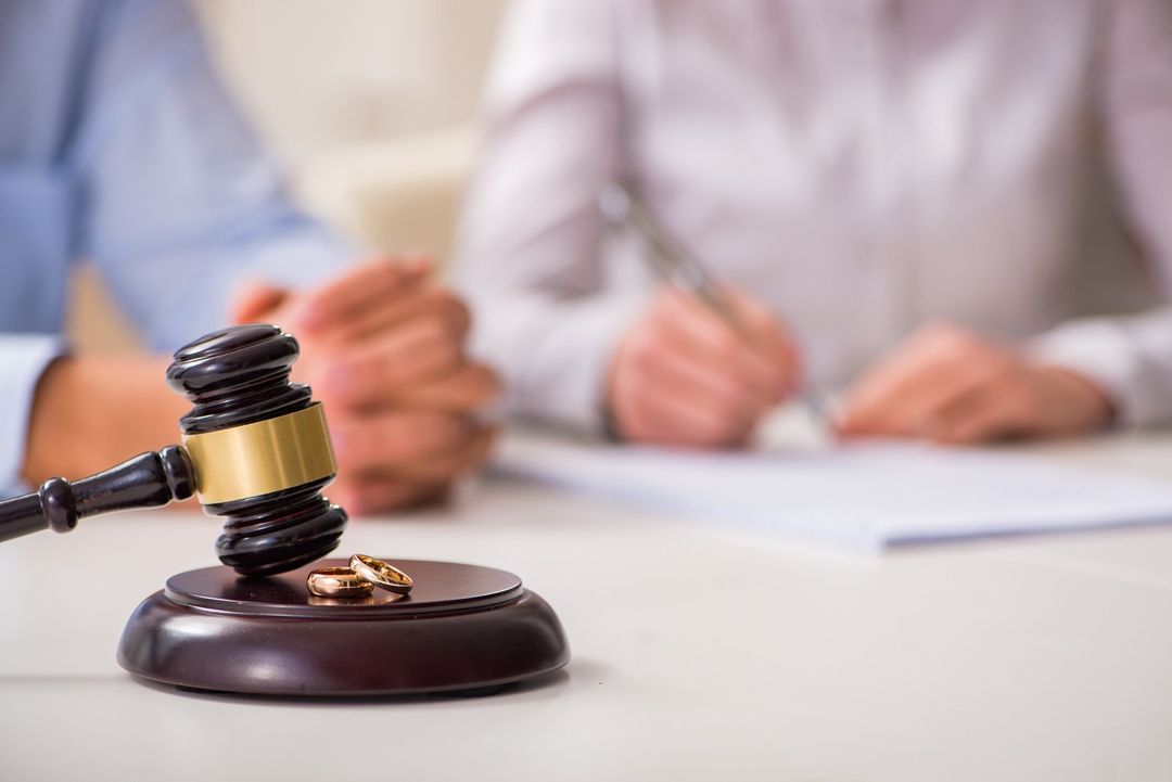 divorce lawyers