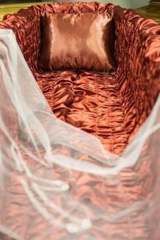 interno di un cofano funebre