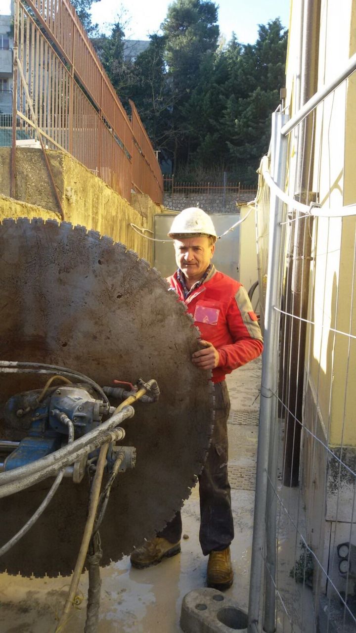Operaio e macchinario