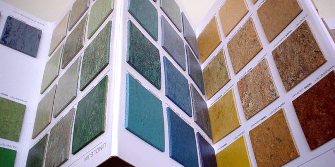 Parquet con divano e tavolino