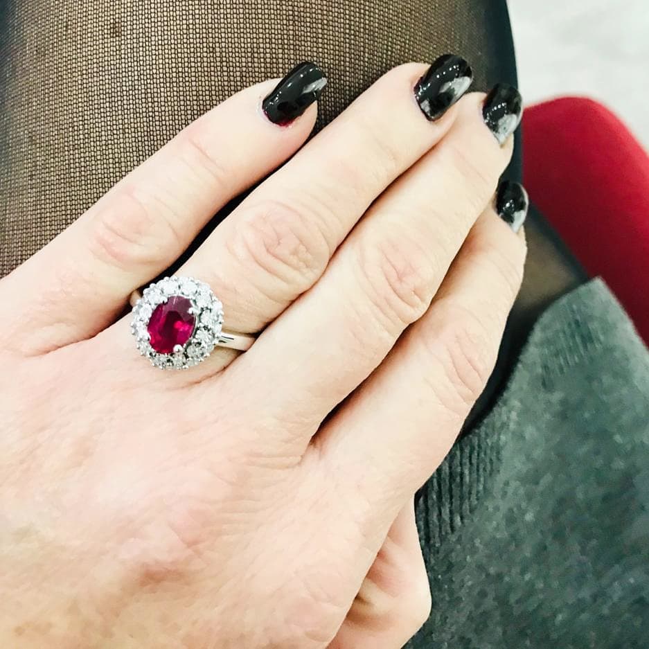 anello con diamante