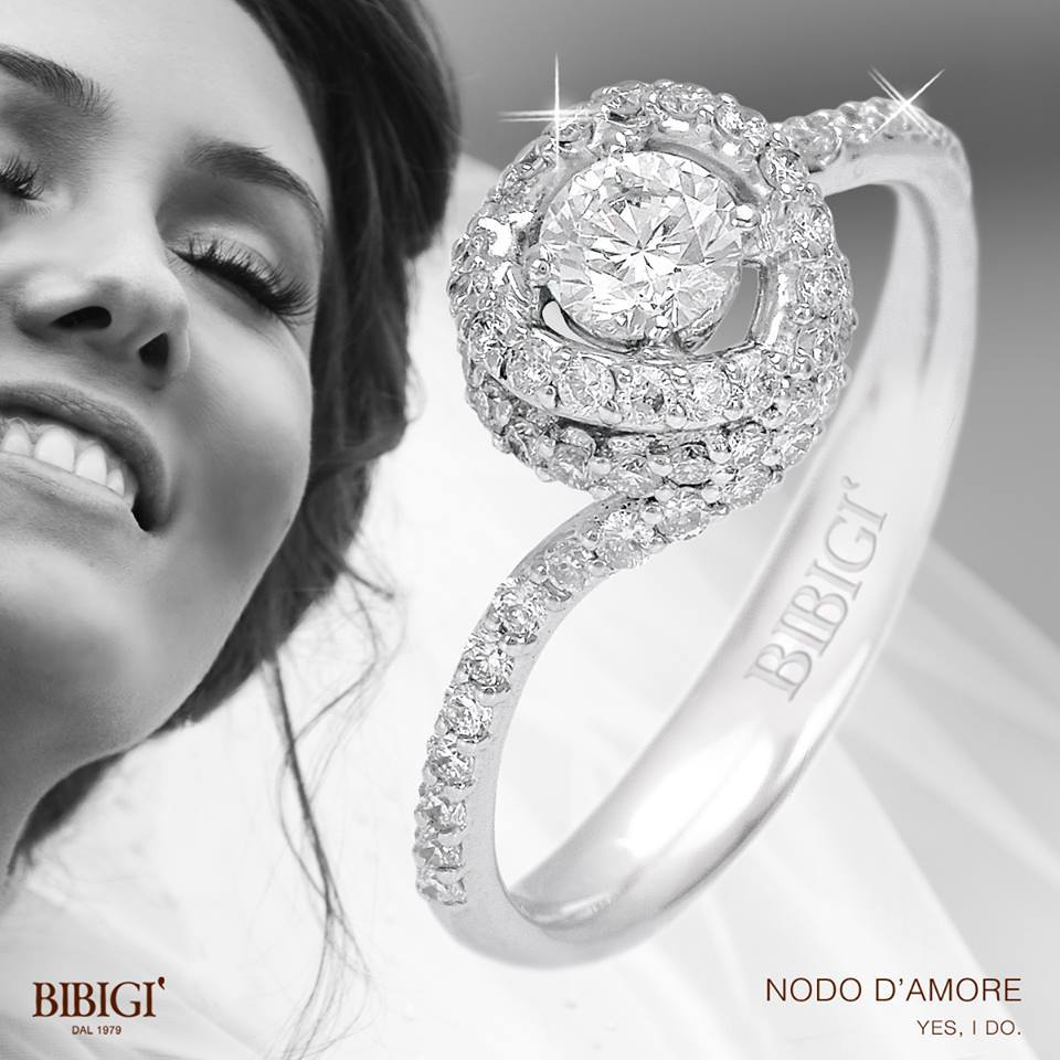 anello in argento con diamante
