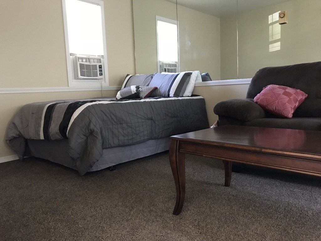 Bed | Lake Pointe Apartments