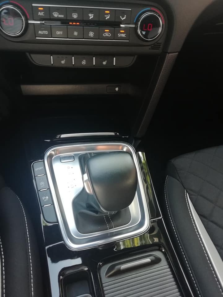 dettaglio cambio auto kia