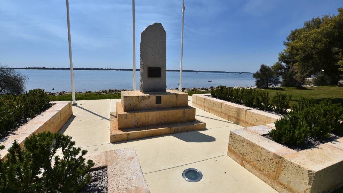 mandurah war monument