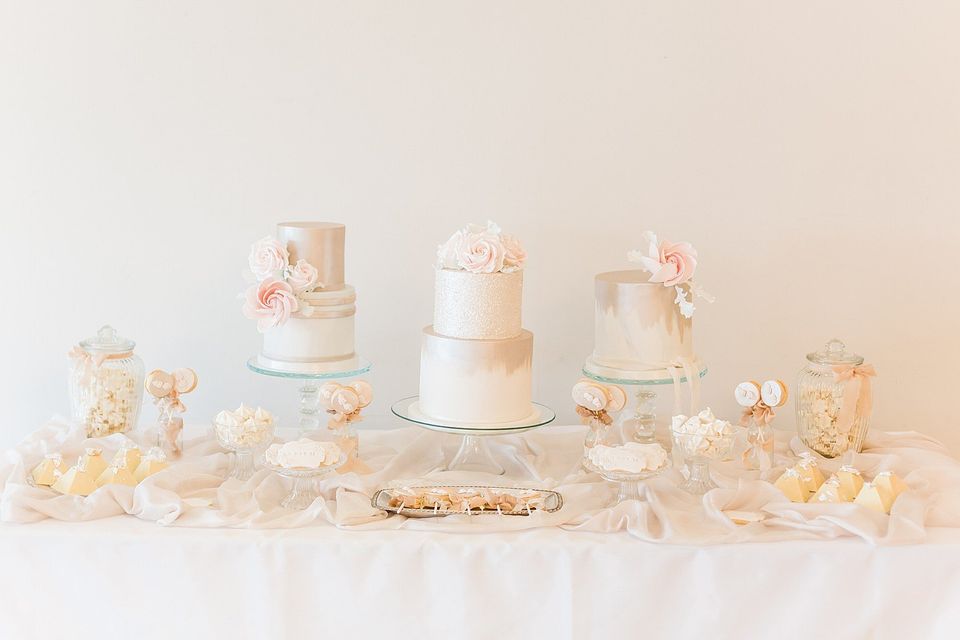Custom Wedding Cakes Hampshire Froyle Park, Berkshire