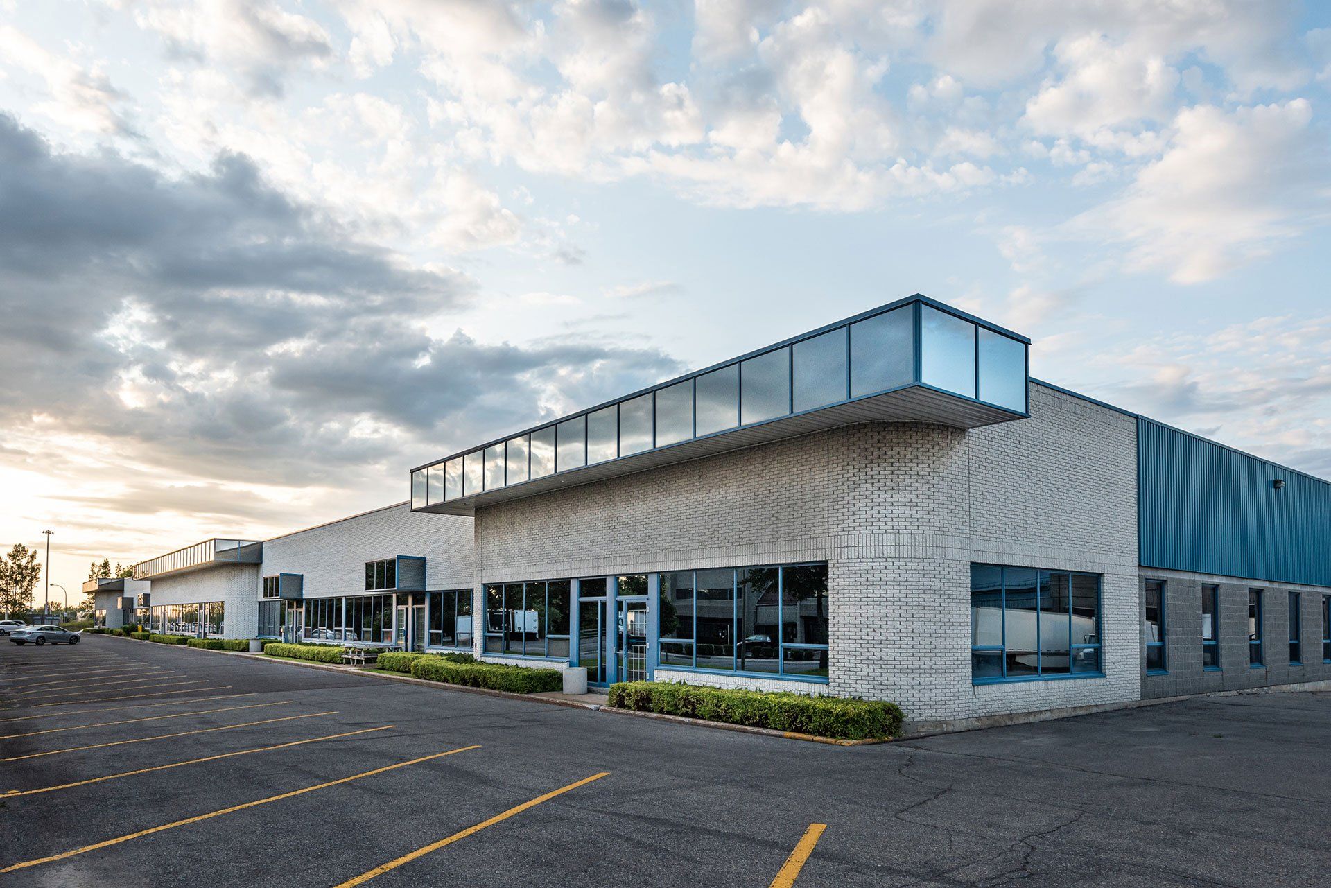 Building with Parking Lot — Commerce , CA — A.R.C. Property Services Co
