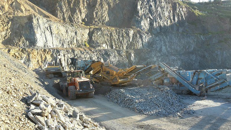 Machinery used for Screening plant hire