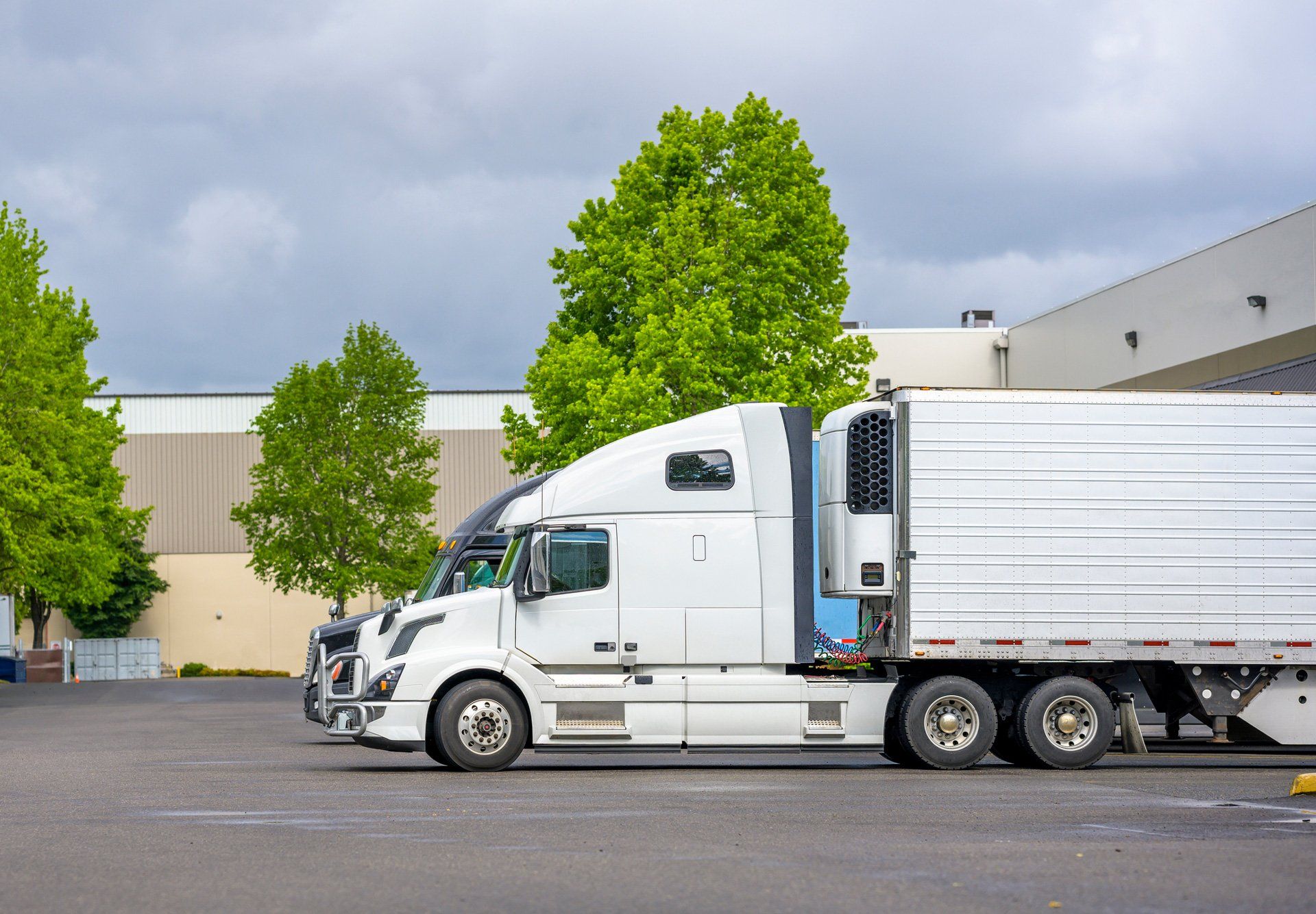 Big Rig Semi Trucks — Burr Ridge, IL — GNS Trucking Big Rig Semi Trucks — Burr Ridge, IL — GNS Trucking