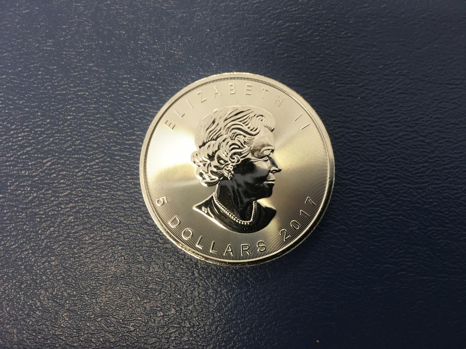 2017-Canadian-Silver-Maple-Leaf---Obverse