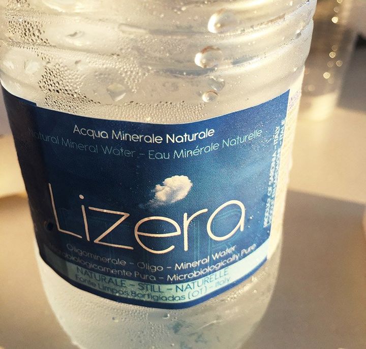 Acqua naturale