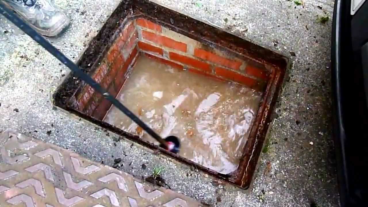 emergency blocked drain call your local plumber in Plymouth