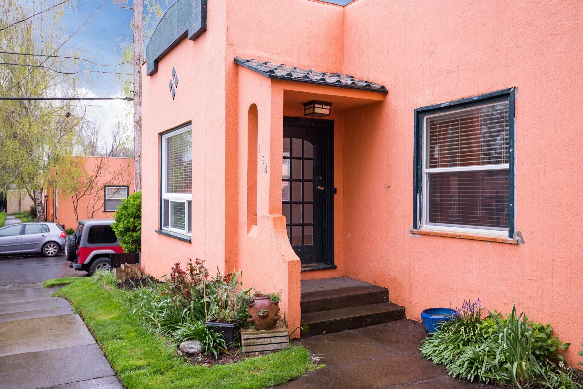 Granada Court Apartments