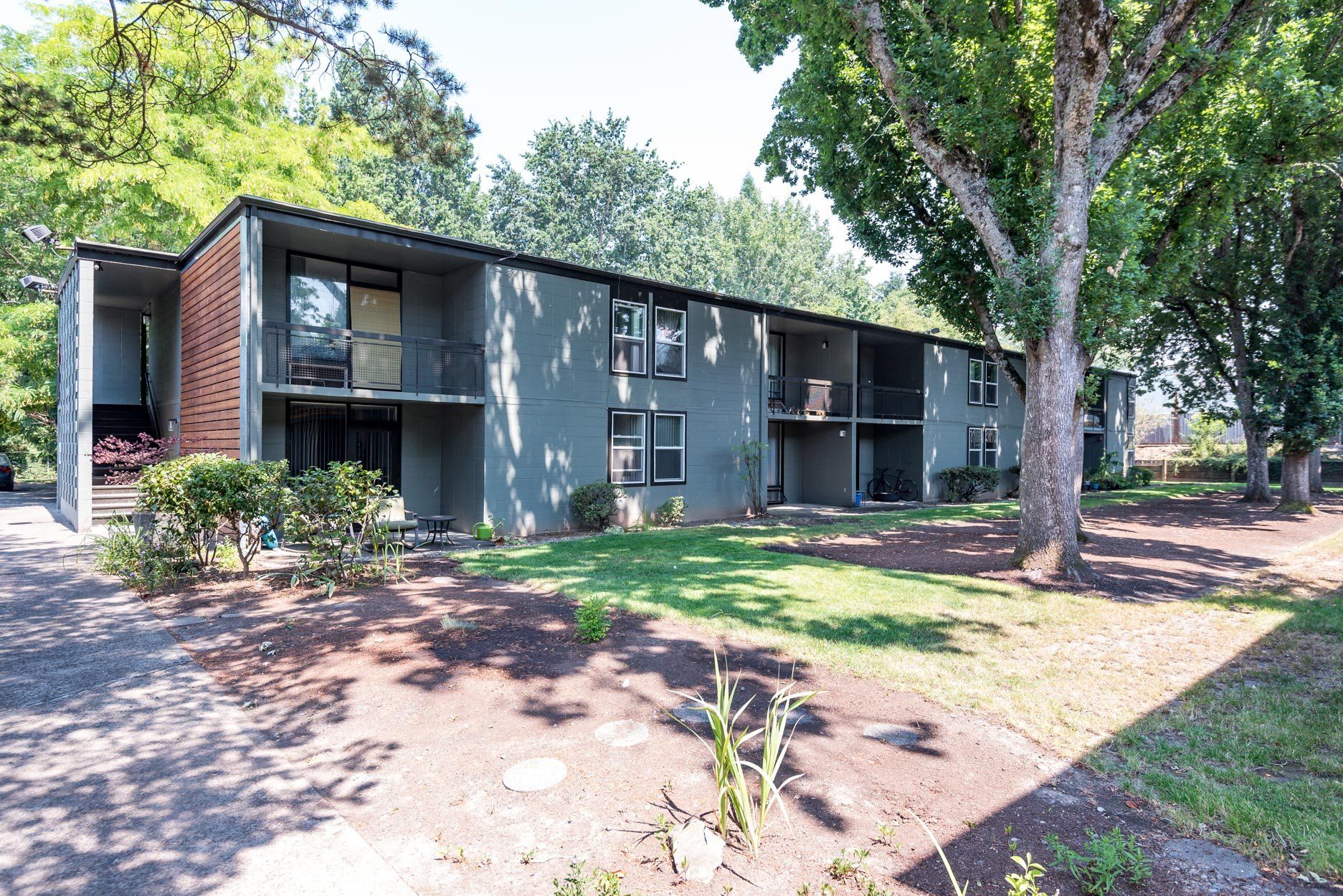 MILAN APARTMENTS and link to page