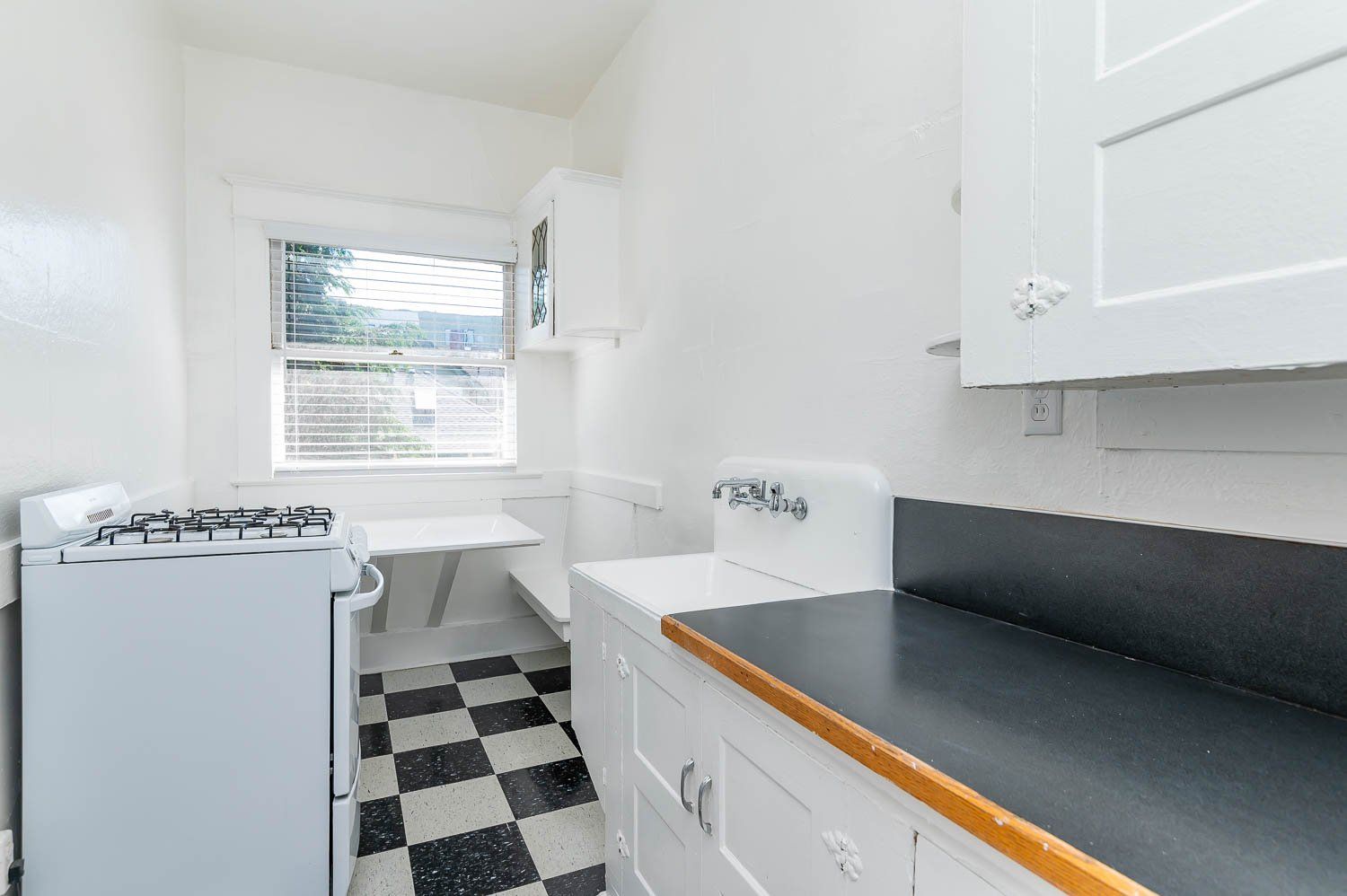 Poplar Apartments