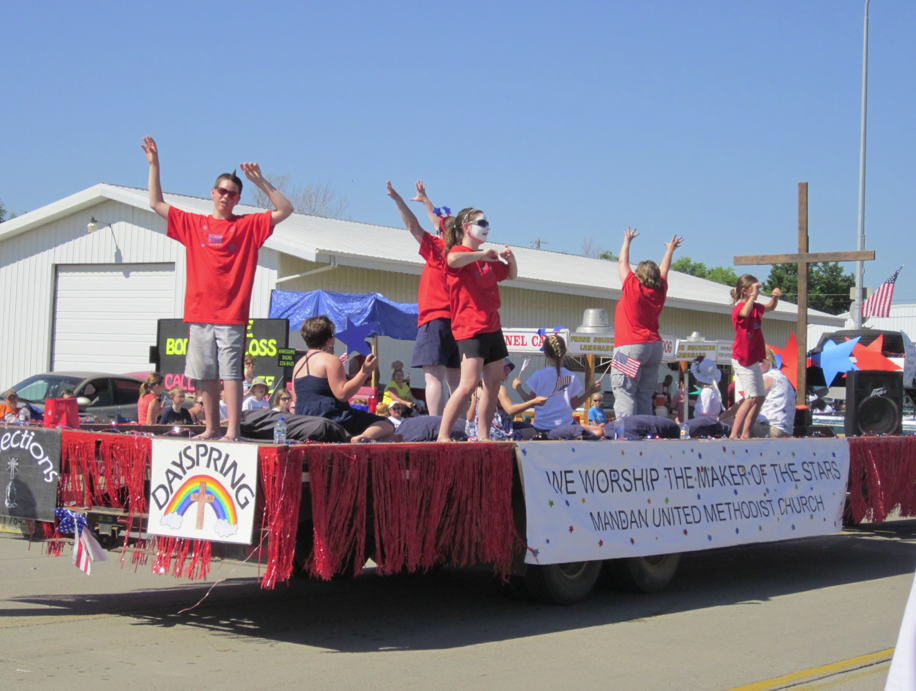 mandan umc parade float