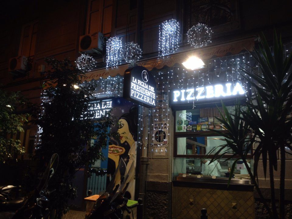 luci di natale per pizzeria