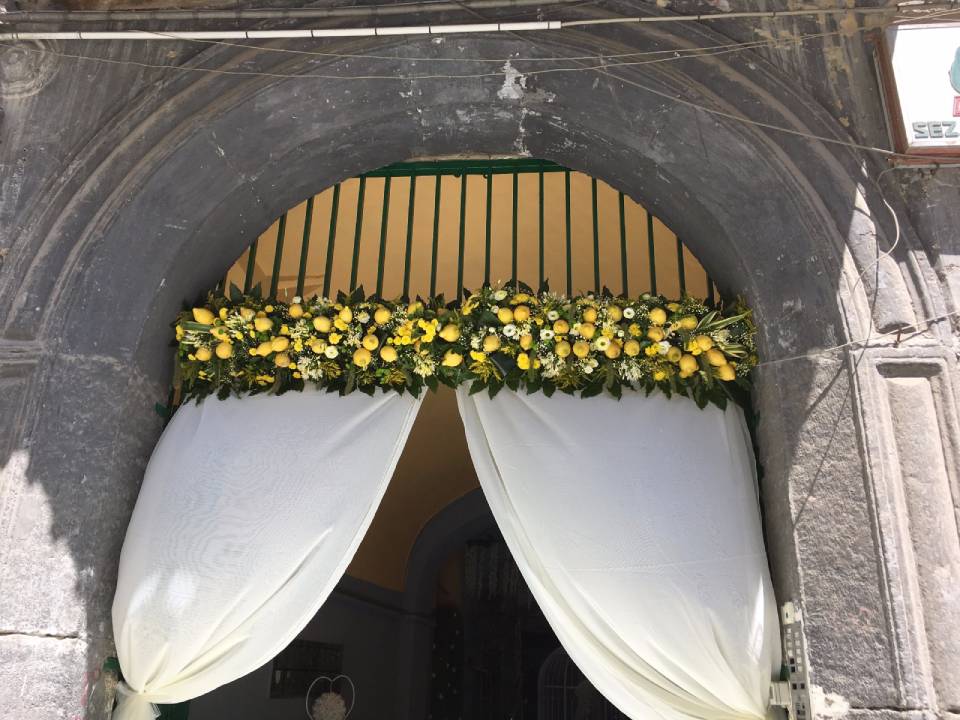allestimento ingresso chiesa