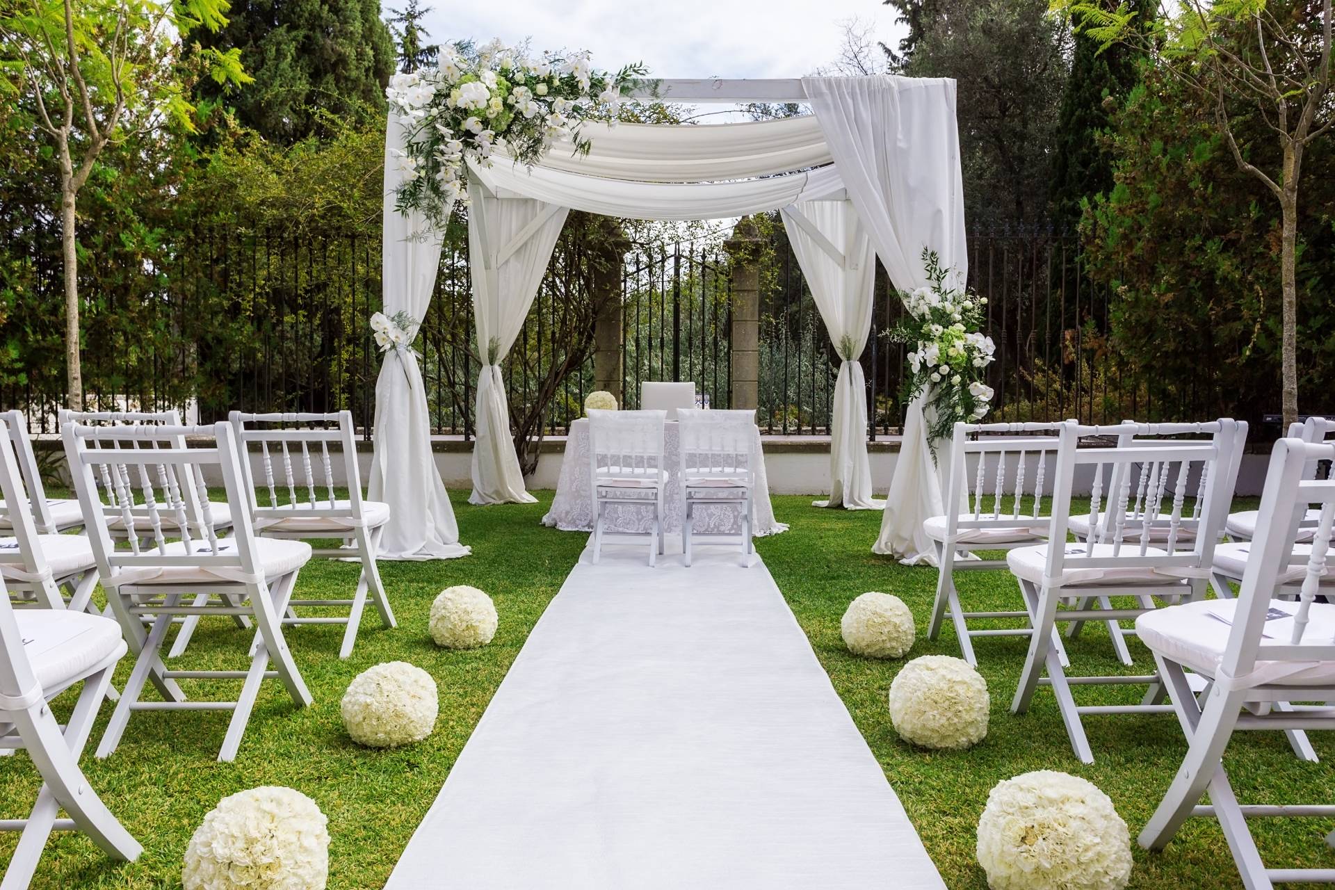 allestimento per matrimonio all'aperto