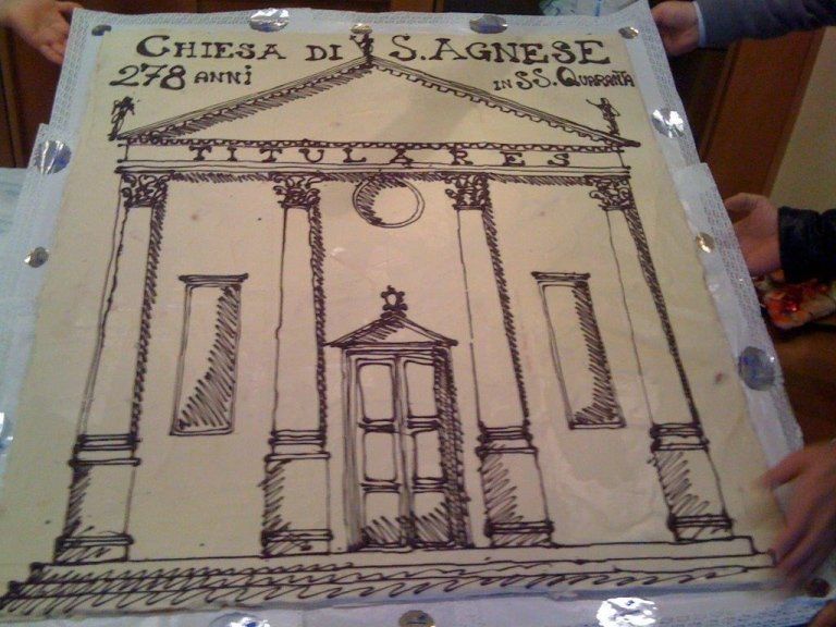torta per festa in chiesa