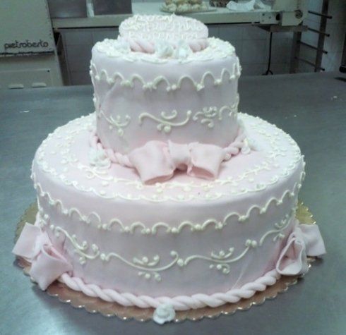 torta nuziale con pasta di zucchero
