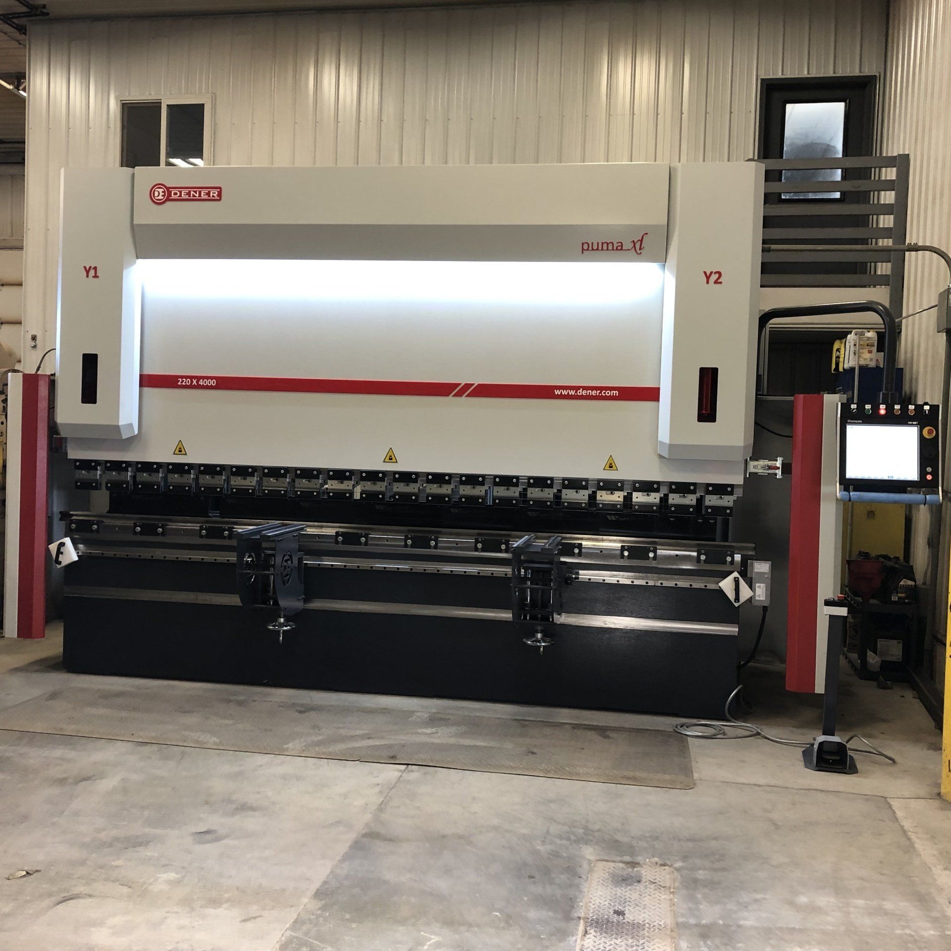 A machine that says y1 on the front of it